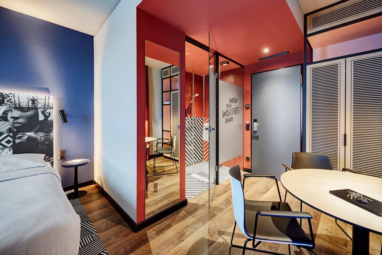 hotel legere express leipzig charlys house - apto architects