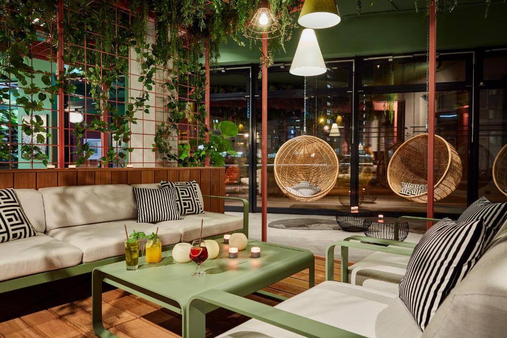 hotel legere express leipzig charlys house - apto architects