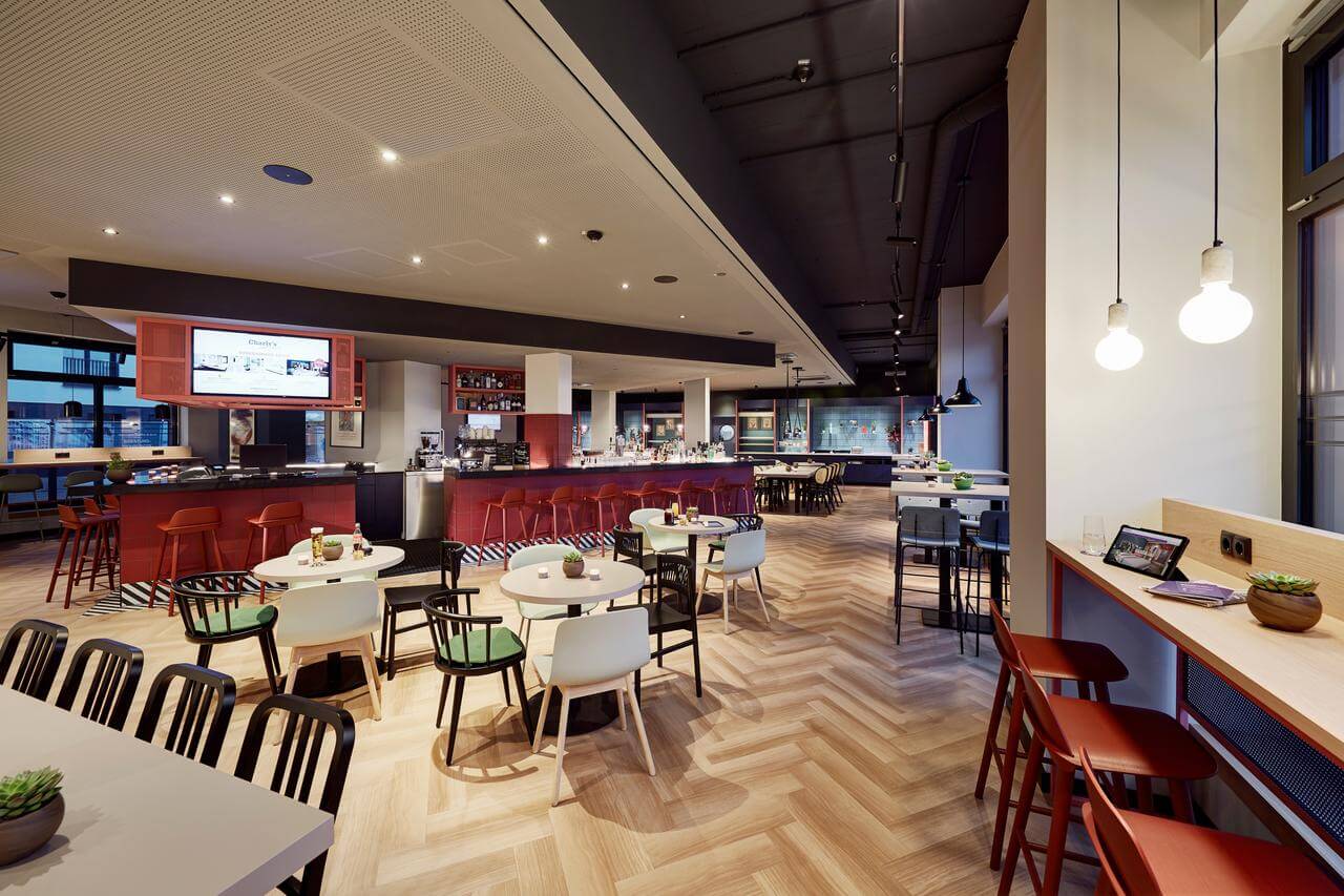 hotel legere express leipzig charlys house - apto architects