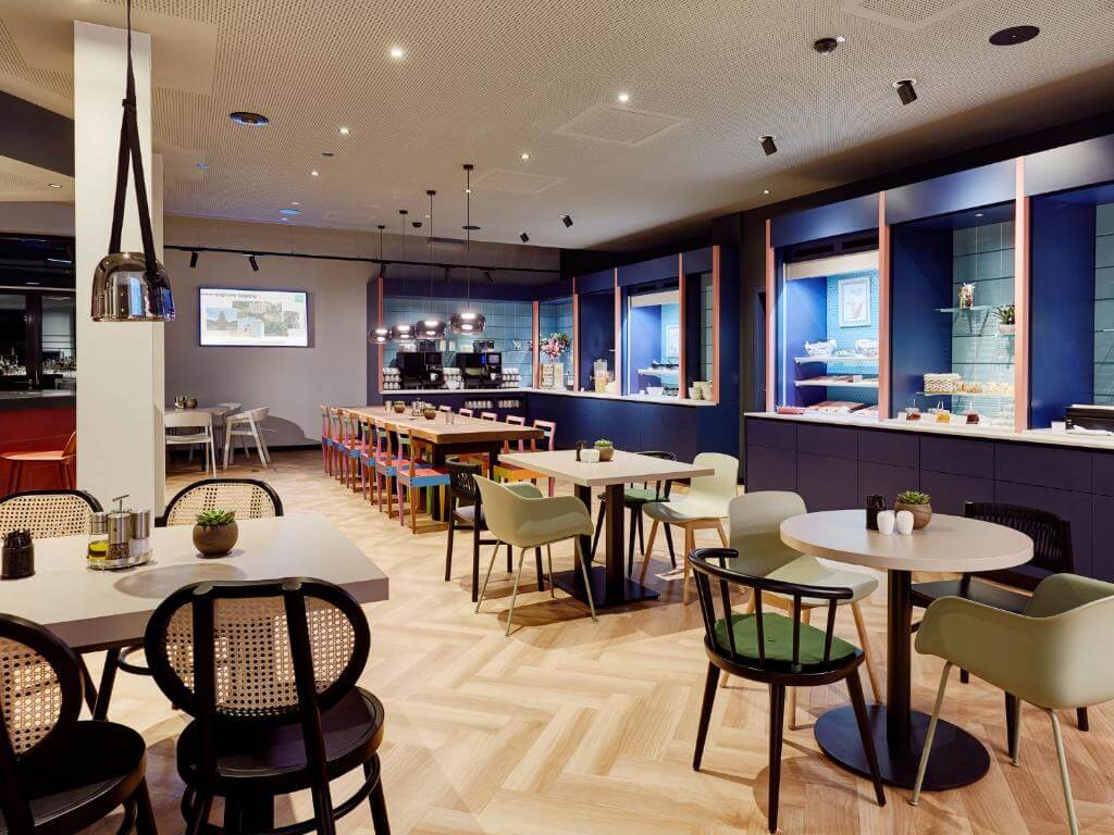 hotel legere express leipzig charlys house - apto architects